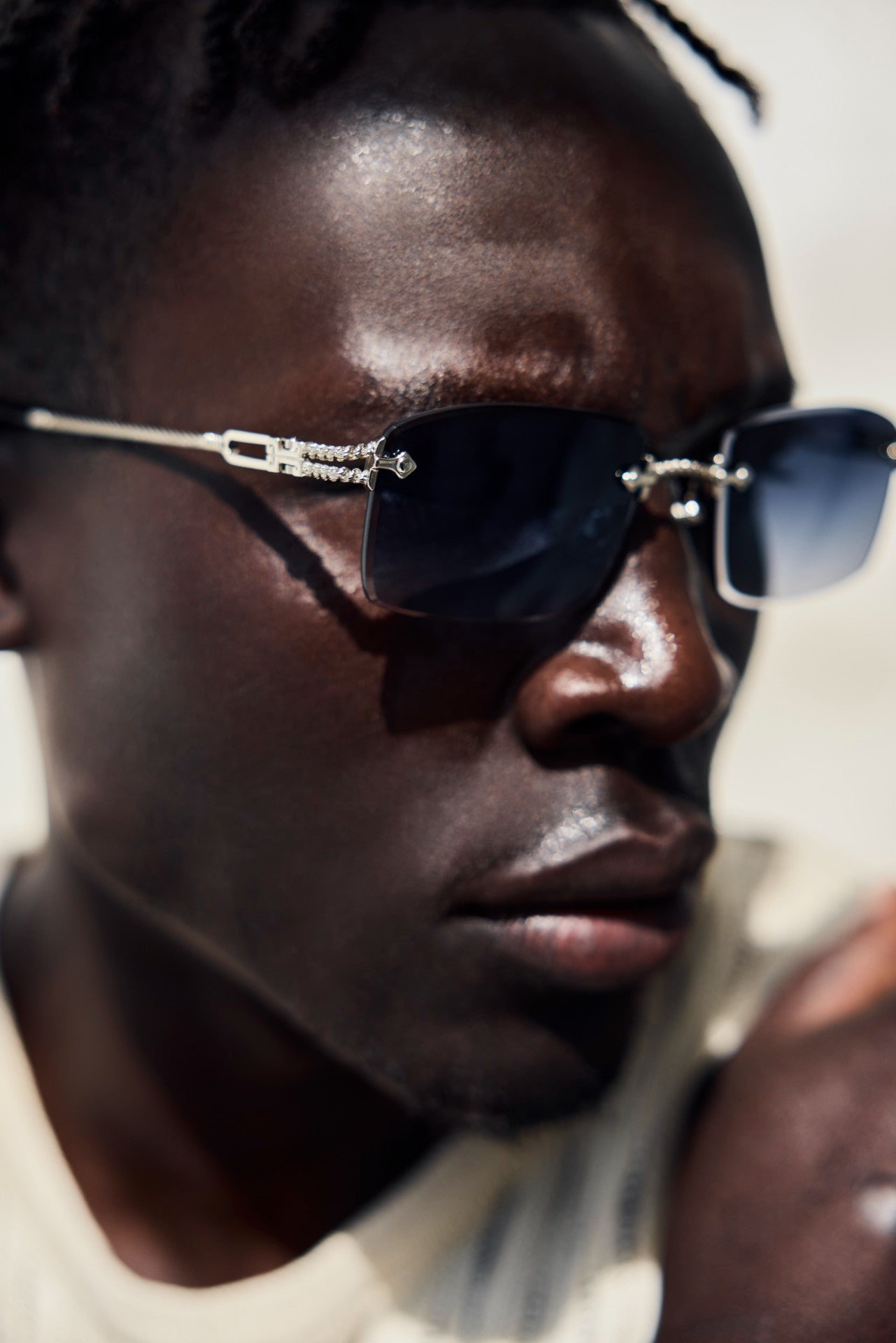 White Gold - Black Lenses