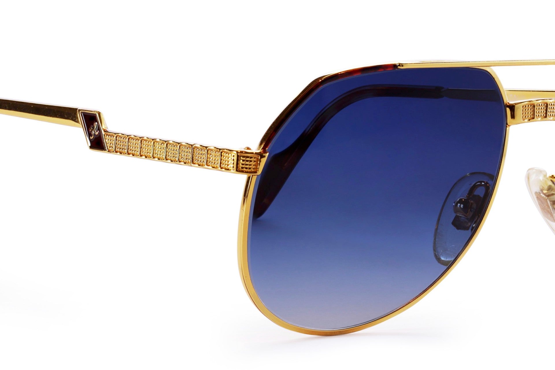 Hilton Exclusive 21 C2 - 24 kt Gold Plated