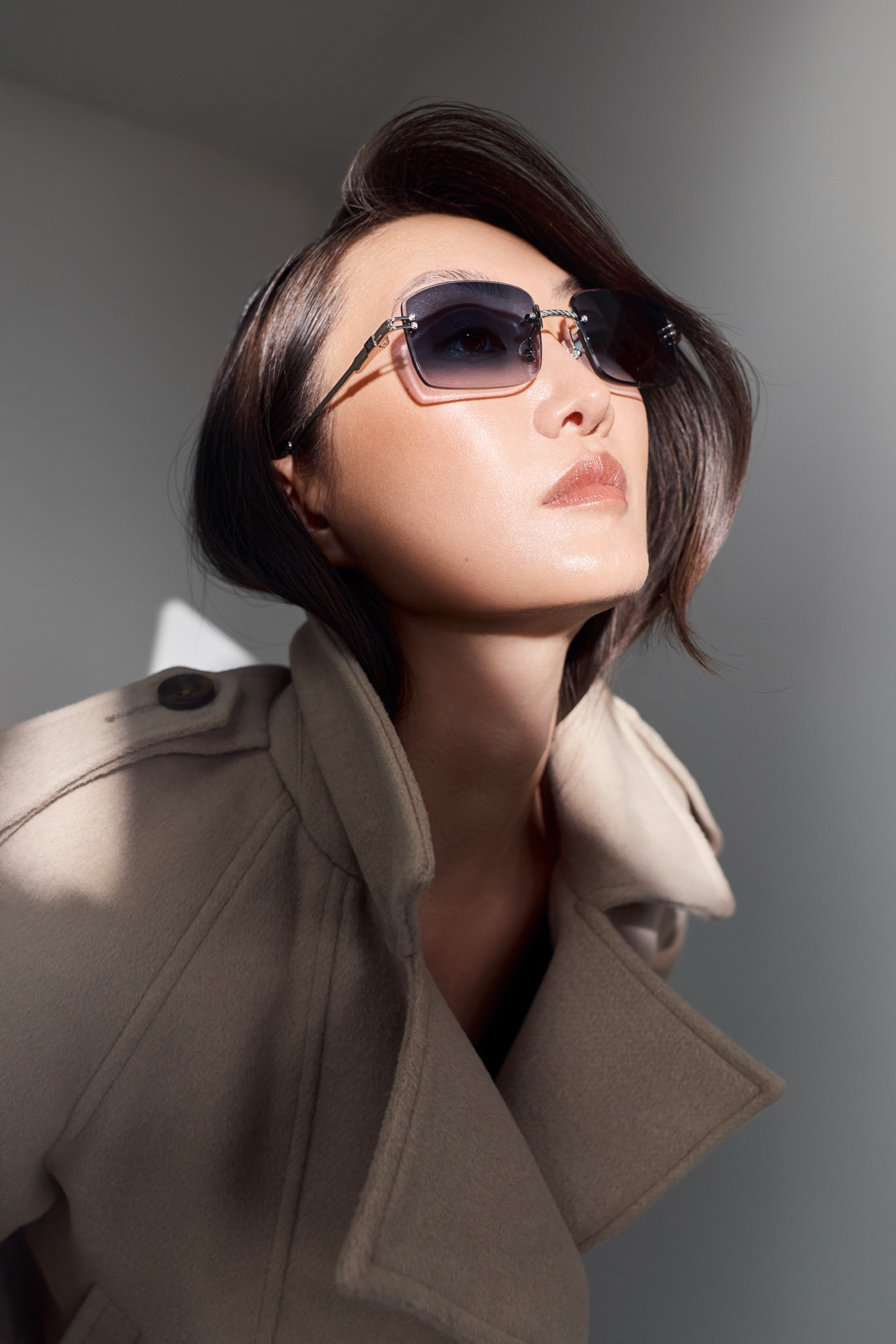 White Gold Black Lenses