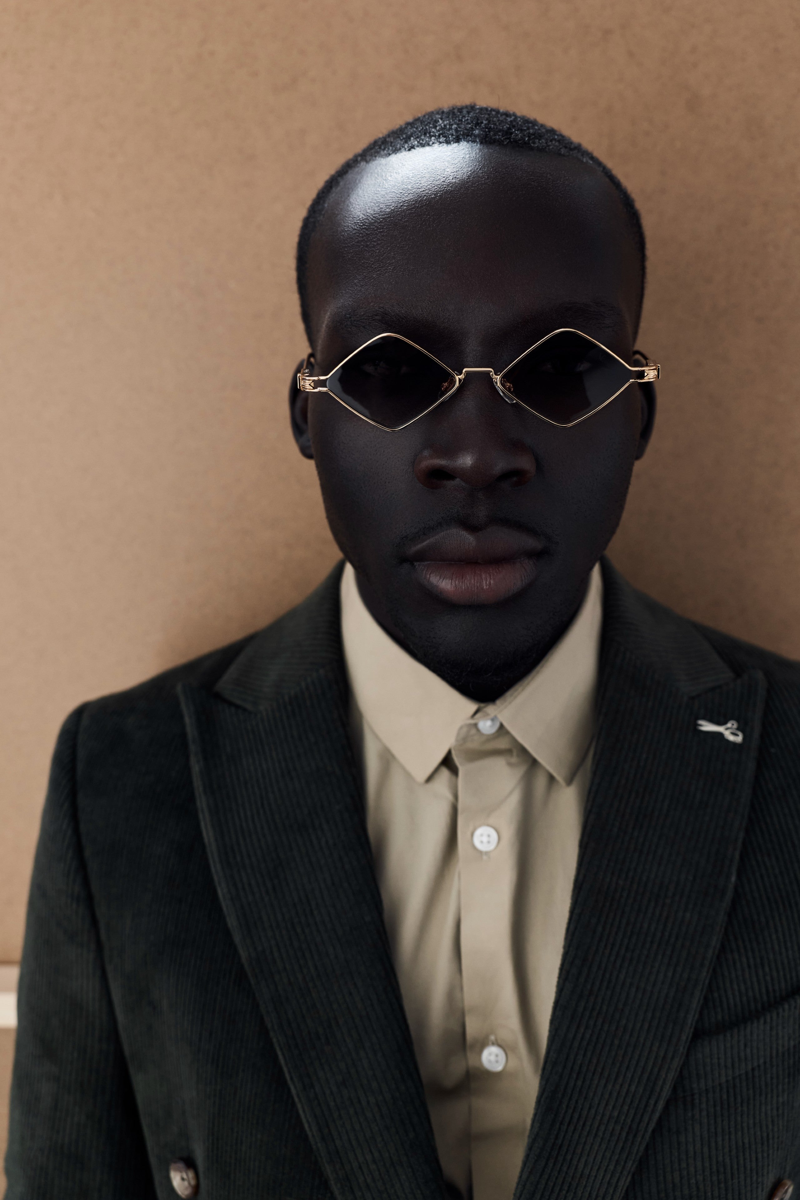 BLACK & YELLOW GOLD - GRADIENT BLACK LENSES