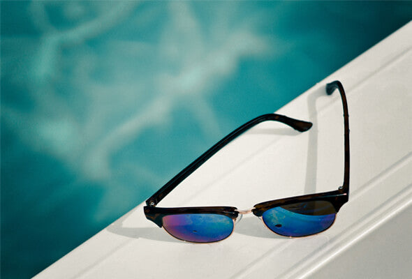 How do polarized sunglasses work