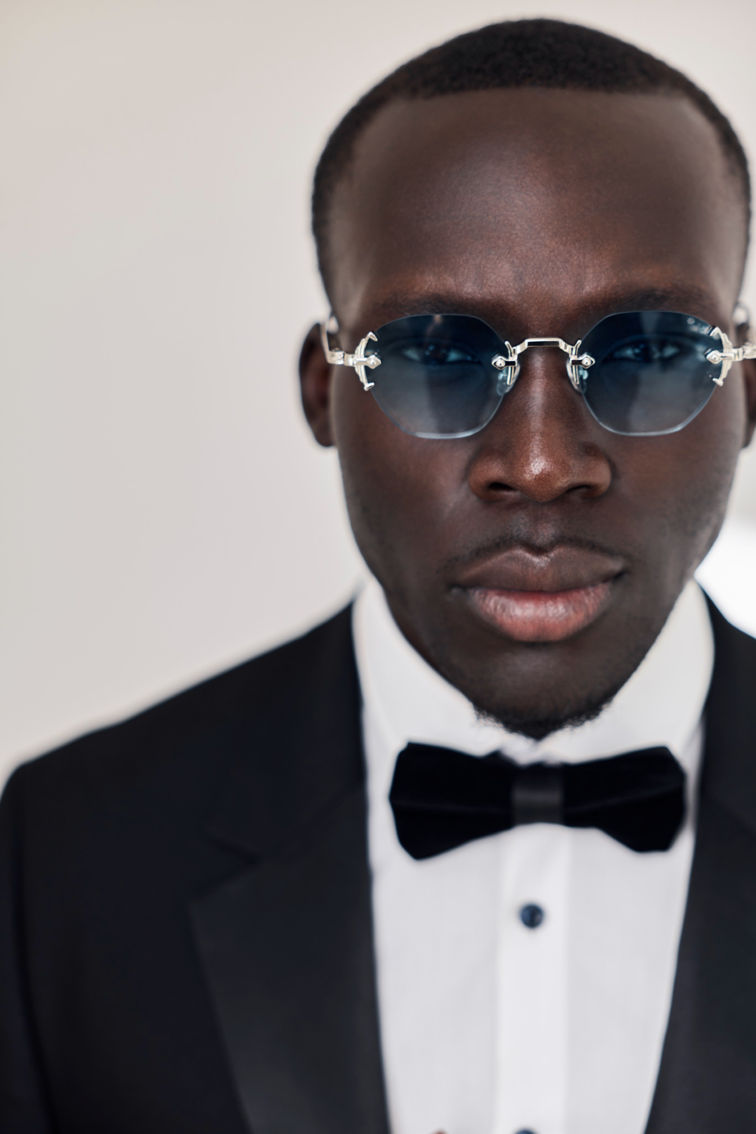 WHITE GOLD - GRADIENT BLUE LENS